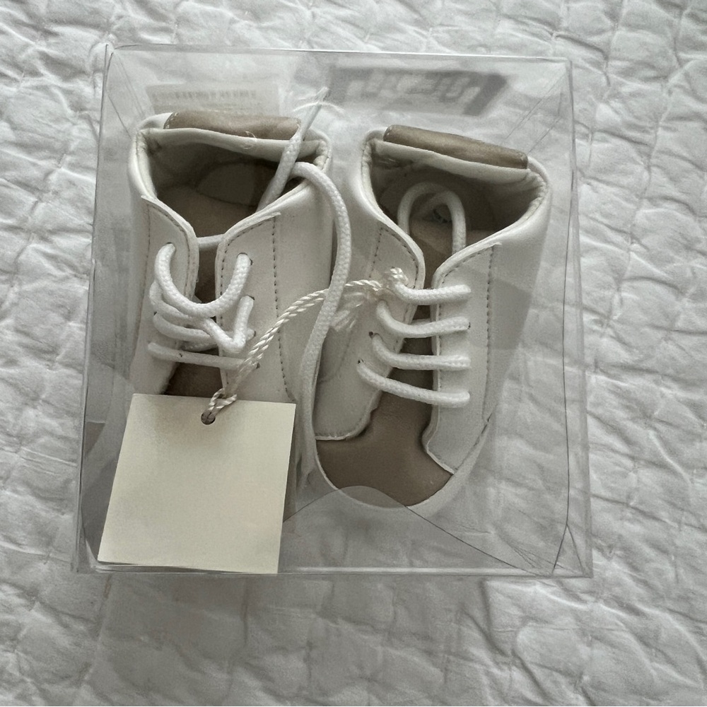 Le Bebe Baby Shoes, NWT